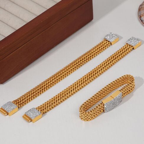 Ladies' gold bracelet with perfect 18K gold inlay of moissanite and diamonds, combining modern style with high-end birthday gifts in Saudi Arabia