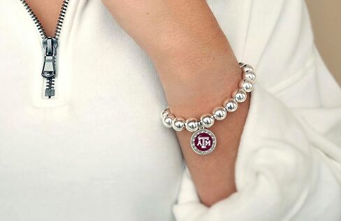 هدية مرخصة لسوار المجوهرات القابل للتمدد من Texas A&M Aggies Abby in Saudi Arabia