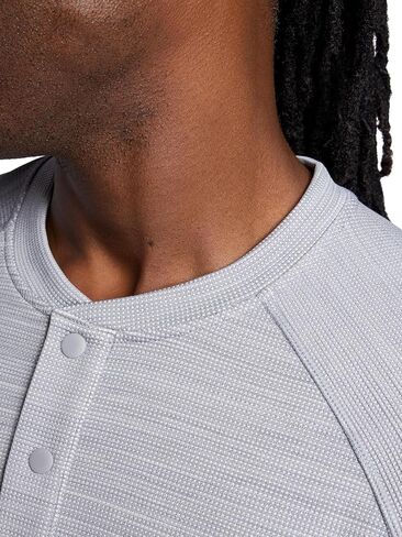 قميص Gaiam الرجالي المريح والرائع Henley، مقاس قياسي، خامة جاكار وافل صغيرة قابلة للتمدد متوسطة الوزن in Saudi Arabia