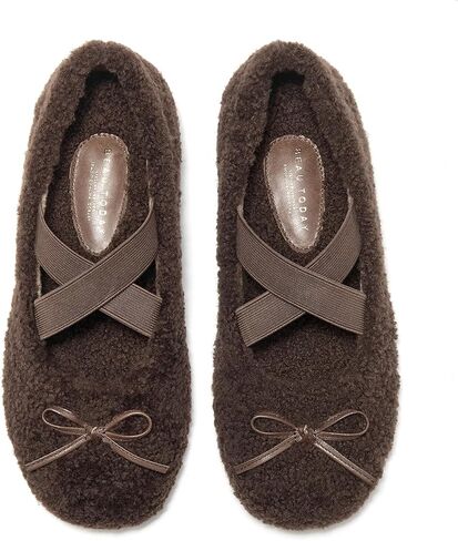 BEAU TODAY Womens Fur Mary Jane Flats, Shearling Ballet Flats for Women, Warm Wool Mary Jane Shoes Fashion Cute Flat Shoes with Cross Strap in Saudi Arabia