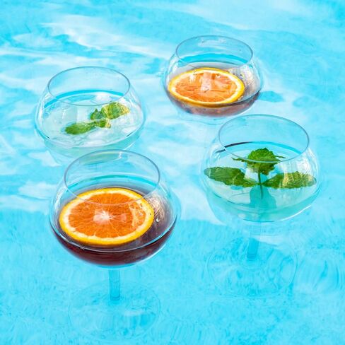 Floating Wine Glasses for Pool (18 Oz | Set of 2) That Float | Shatterproof Poolside Wine Glasses | Floating Cup | Beach Glass | Outdoor Tritan Plastic Wine Glasses with Stem in Saudi Arabia