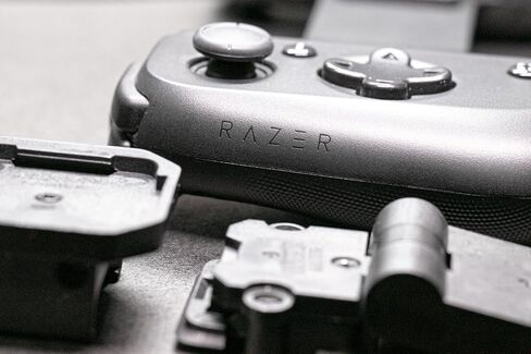 دعامة ومسند قابل للتعديل لجهاز Backbone One وRazer Kishi V2 in Kuwait