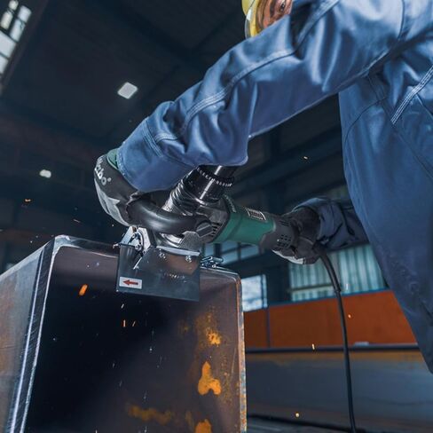 أداة تشطيف معدنية مقاس 5/8 بوصة من Metabo، سرعة متغيرة، Vario-Tacho-Constamatic (VTC) - إلكترونيات موجة كاملة، لوحات توجيه سطحية كبيرة، وحدة تحكم بلمسة واحدة، KFMVP 17-15 F، 601771620 in Kuwait