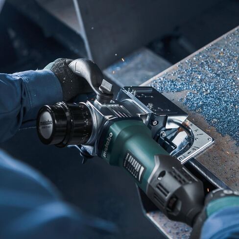 أداة تشطيف معدنية مقاس 5/8 بوصة من Metabo، سرعة متغيرة، Vario-Tacho-Constamatic (VTC) - إلكترونيات موجة كاملة، لوحات توجيه سطحية كبيرة، وحدة تحكم بلمسة واحدة، KFMVP 17-15 F، 601771620 in Kuwait