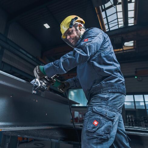 أداة تشطيف معدنية مقاس 5/8 بوصة من Metabo، سرعة متغيرة، Vario-Tacho-Constamatic (VTC) - إلكترونيات موجة كاملة، لوحات توجيه سطحية كبيرة، وحدة تحكم بلمسة واحدة، KFMVP 17-15 F، 601771620 in Kuwait