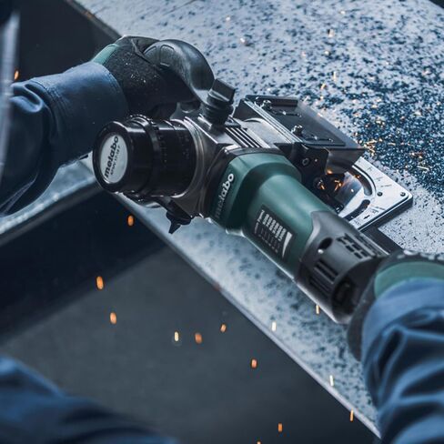 أداة تشطيف معدنية مقاس 5/8 بوصة من Metabo، سرعة متغيرة، Vario-Tacho-Constamatic (VTC) - إلكترونيات موجة كاملة، لوحات توجيه سطحية كبيرة، وحدة تحكم بلمسة واحدة، KFMVP 17-15 F، 601771620 in Kuwait