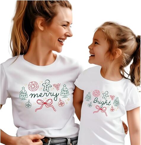 قمصان عيد الميلاد Merry and Bright Mommy and Me، ملابس لطيفة متطابقة مع الأم والطفلة لصور عيد الميلاد، قمصان للعطلات للأم والابنة، قمصان عائلية Preppy. أبيض in Saudi Arabia