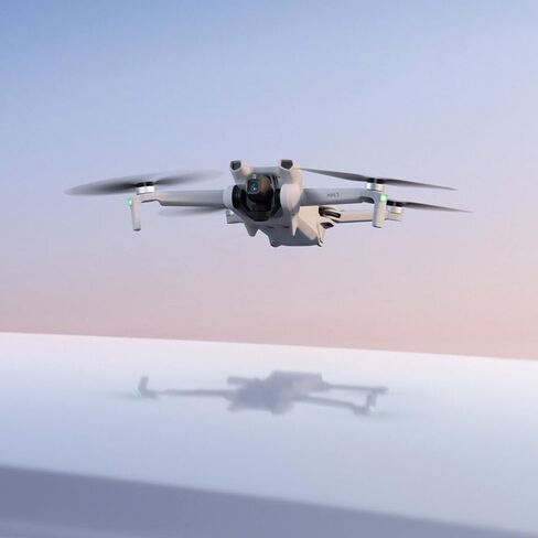DJI Mini 3 مع جهاز التحكم عن بعد DJI RC (Fly More Combo) (CP.MA.00000613.01) كاميرا كوادكوبتر خفيفة الوزن وقابلة للطي بدقة 4K + بطاقة Extreme Pro سعة 64 جيجابايت + حقيبة ظهر + وسادة هبوط + قارئ بطاقات + المزيد in Saudi Arabia