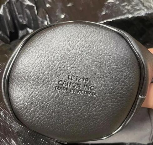 حقيبة لينة جديدة للعدسات الأصلية LP1219 متوافقة مع Canon EF 24-105mm f/4 L IS USM in Kuwait