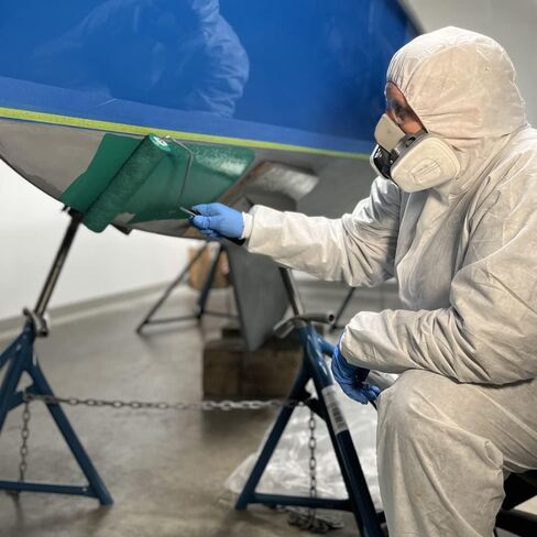 طلاء سفلي مضاد للحشف من توتال بوت سبارتان للقوارب - حماية متعددة المواسم للألياف الزجاجية والخشب والفولاذ (أحمر، جالون) in Kuwait