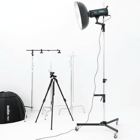 حامل إضاءة ألومنيوم خفيف للغاية Godox 240F | 94.5 بوصة (2.4 م) أقصى ارتفاع، حمولة 4.4 رطل | صغير الحجم 26.8 بوصة مطوي | مثالية لمصابيح Speedlight ومصابيح LED الصغيرة والمظلات | مع حامل عالمي 1/4 بوصة - 20 و5/8 بوصة in Saudi Arabia