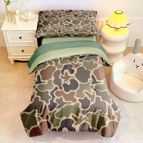 طقم سرير مموه للأطفال مكون من 4 قطع للأولاد، طقم لحاف للأطفال الصغار مموه للصيد في حقيبة تتضمن لحافًا وملاءة مسطحة وملاءة جاهزة وكيس وسادة in Kuwait