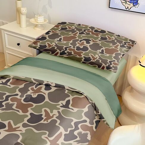 طقم سرير مموه للأطفال مكون من 4 قطع للأولاد، طقم لحاف للأطفال الصغار مموه للصيد في حقيبة تتضمن لحافًا وملاءة مسطحة وملاءة جاهزة وكيس وسادة in Kuwait