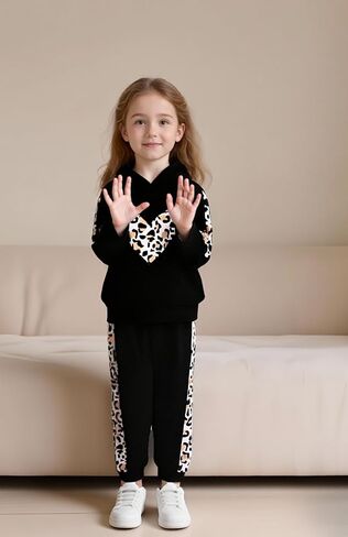 طقم ملابس بناتي مكون من قطعتين بقلنسوة بطبعة قلب ونقشة الفهد، قميص بطبعة قلب + طقم سروال بطبعة جلد الفهد (7-8T) in Kuwait