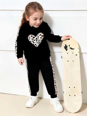 طقم ملابس بناتي مكون من قطعتين بقلنسوة بطبعة قلب ونقشة الفهد، قميص بطبعة قلب + طقم سروال بطبعة جلد الفهد (7-8T) in Kuwait