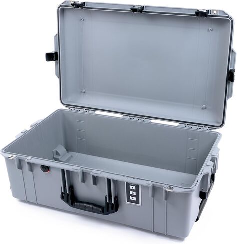 حافظة Pelican 1595 من ColorCase - فضية - حافظة كبيرة الحجم مقاومة للماء (الحافظة فقط) - مقابض ومزالج زرقاء in Kuwait