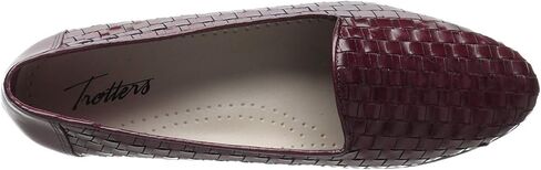Trotters Women's Liz Loafer in Saudi Arabia