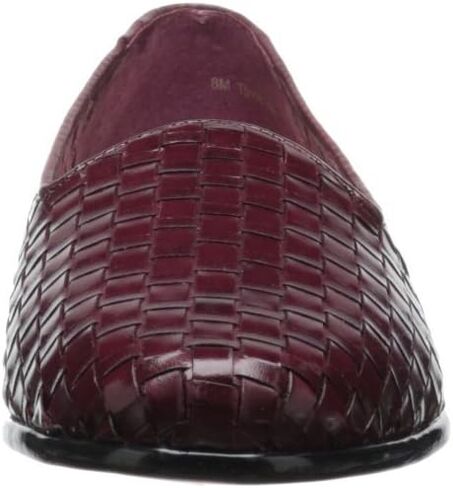 Trotters Women's Liz Loafer in Saudi Arabia