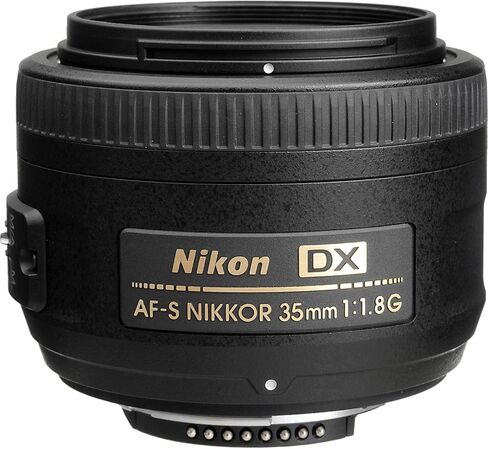عدسة Nikon AF-S DX NIKKOR مقاس 35 مم f/1.8G - تتضمن: مرشح كثافة محايدة متغيرة (ND2 - ND400)، مجموعة مرشحات متعددة الطبقات مكونة من 3 قطع (UV، CLP، FLD)، وحافظة غطاء العدسة العالمية (حزمة ملحقات المبتدئين) in Kuwait