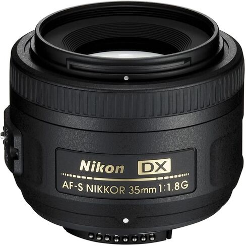 عدسة Nikon AF-S DX NIKKOR مقاس 35 مم f/1.8G - تتضمن: مرشح كثافة محايدة متغيرة (ND2 - ND400)، مجموعة مرشحات متعددة الطبقات مكونة من 3 قطع (UV، CLP، FLD)، وحافظة غطاء العدسة العالمية (حزمة ملحقات المبتدئين) in Kuwait