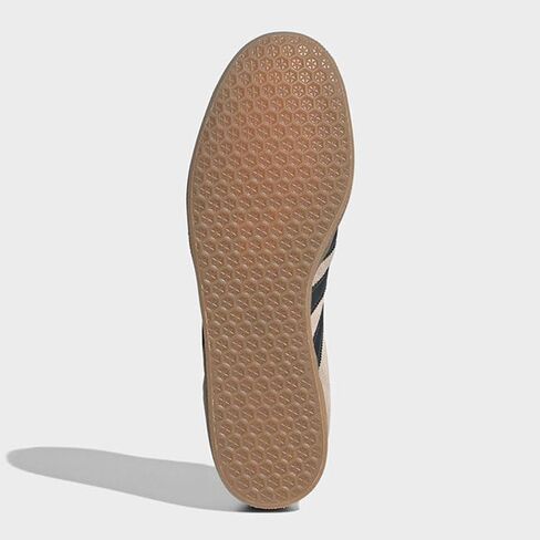 حذاء رياضي Adidas Originals Gazelle للرجال (Wonder Taupe Beige، 6) in Saudi Arabia