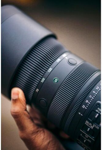 Sigma 150-600mm f/5-6.3 DG DN OS Sports (747965) وعدسة Sigma 70-200mm f/2.8 (591965) لمجموعة Sony E Mount Bundle مثالية للصور الاحترافية وحفلات الزفاف في الأماكن المغلقة/الخارجية واستخدام المغامرات + الملحقات in Kuwait