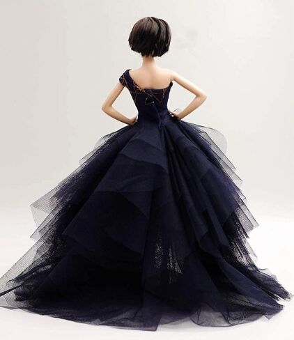 [فستان مصنوع يدويًا مناسب لدمية مقاس 12 بوصة] فستان أميرة كورا جو كلاسيكي بكتف واحد مطرز باللون الأزرق الداكن والدانتيل / فساتين زفاف تناسب دمية عصرية مقاس 12 بوصة [الدمية غير متضمنة] in Kuwait