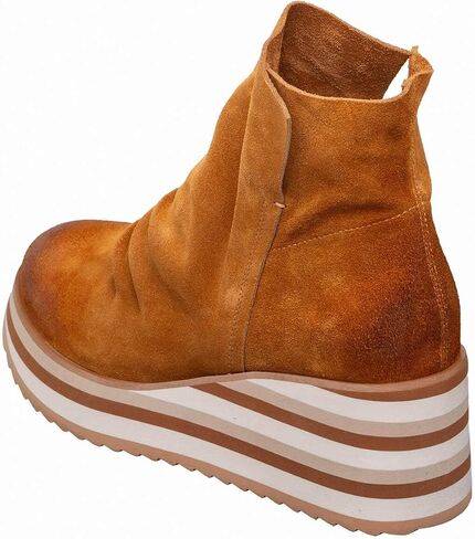 Antelope Women's Kirsten Suede Boots in Saudi Arabia