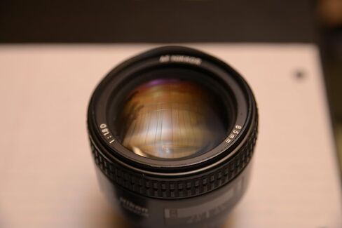 عدسة نيكور 85 ملم f/1.8D FX بتركيز تلقائي لكاميرات نيكون الرقمية SLR DSLR - عدسة ثابتة رئيسية (متجددة) in Kuwait