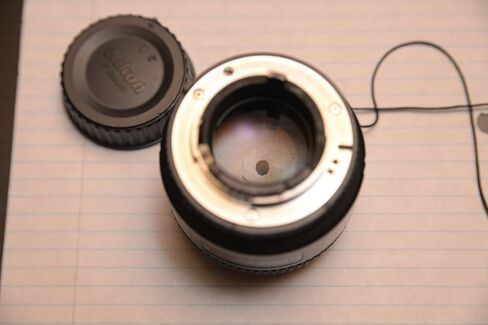 عدسة نيكور 85 ملم f/1.8D FX بتركيز تلقائي لكاميرات نيكون الرقمية SLR DSLR - عدسة ثابتة رئيسية (متجددة) in Kuwait