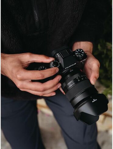 عدسة FUJIFILM XF مقاس 16-55 مم f/2.8 R LM WR II + مجموعة مرشحات احترافية مكونة من 3 قطع، 72 مم UV/CPL/F + مجموعة تنظيف + بطاقة SanDisk SecureDigital Extreme PRO سعة 64 جيجابايت SDXC UHS-I C10,U3,V30 بسرعة 200 ميجابايت/ثانية + حافظة عدسة in Kuwait