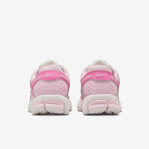 حذاء Nike Zoom Vomero 5 النسائي (وردي فاتح/وردي فوم/وردي مرح/أبيض قمة) in Kuwait