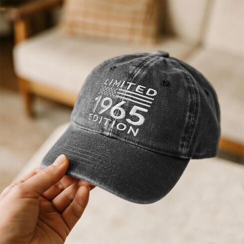 هدايا عيد الميلاد الخمسين للرجال والنساء، زينة عيد ميلاد سعيد الخمسين - قبعة بيسبول مطرزة من القطن المغسول قابلة للتعديل in Kuwait