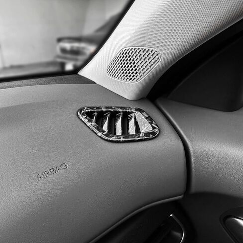 قطعتان من أغطية فتحة التهوية للوحة القيادة من YOUTOOCAR متوافقة مع ملحقات Kia K4 2025 (نمط ألياف الكربون) in Saudi Arabia