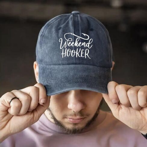 XQLZY Master Baiter I Jerk It Every Chance I Get Adjustable Baseball Cap, Retro Cotton Hat for Men Women, Funny Fishing Gifts for Fishing Master Outdoor Enthusiast, Baseball Hats for Fisherman in Saudi Arabia