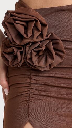 تنورة Kelce ماكسي الطول للسيدات من AFRM مع تفاصيل وردية in Kuwait