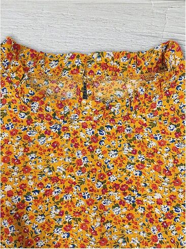 قمصان SHENHE النسائية Ditsy Floral Boho Tops كشكش وأكمام قصيرة ورقبة وهمية بلوزة صيفية غير رسمية in Kuwait