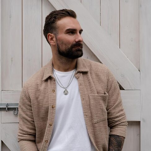 قلادة مريم العذراء الدينية للرجال من فورج آند فاوندري مع قلادة قابلة للتمديد مقاس 21 بوصة مع قلادة مريم العذراء - سلستين (دائري) in Kuwait