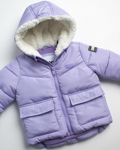 جاكيت شتوي للفتيات الصغيرات من DKNY - معطف باركا منتفخ مبطن بالصوف (12M-4T) in Kuwait