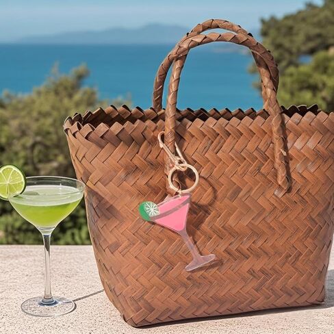 سلسلة مفاتيح كوكتيل مارتيني عتيقة - حلية حقيبة معدنية قديمة للموتيل - هدية برواري طويلة 5.7 بوصة in Kuwait