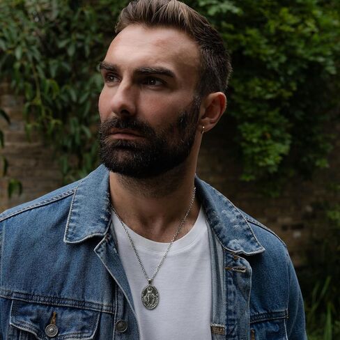 قلادة مريم العذراء الدينية للرجال من فورج آند فاوندري مع قلادة قابلة للتمديد مقاس 21 بوصة مع قلادة مريم العذراء - سلستين (بيضاوي ذهبي - سانت ماري) in Kuwait