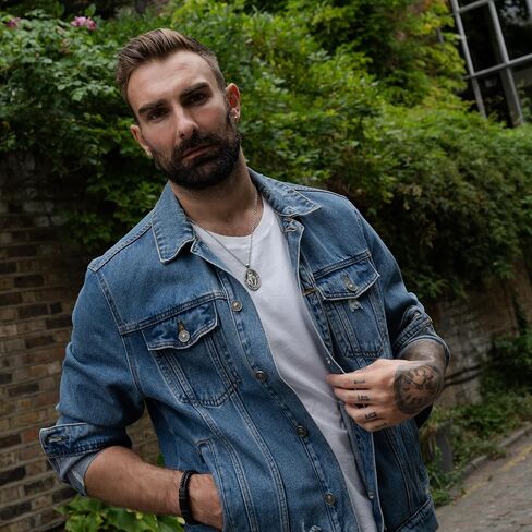 قلادة مريم العذراء الدينية للرجال من فورج آند فاوندري مع قلادة قابلة للتمديد مقاس 21 بوصة مع قلادة مريم العذراء - سلستين (بيضاوي ذهبي - سانت ماري) in Kuwait